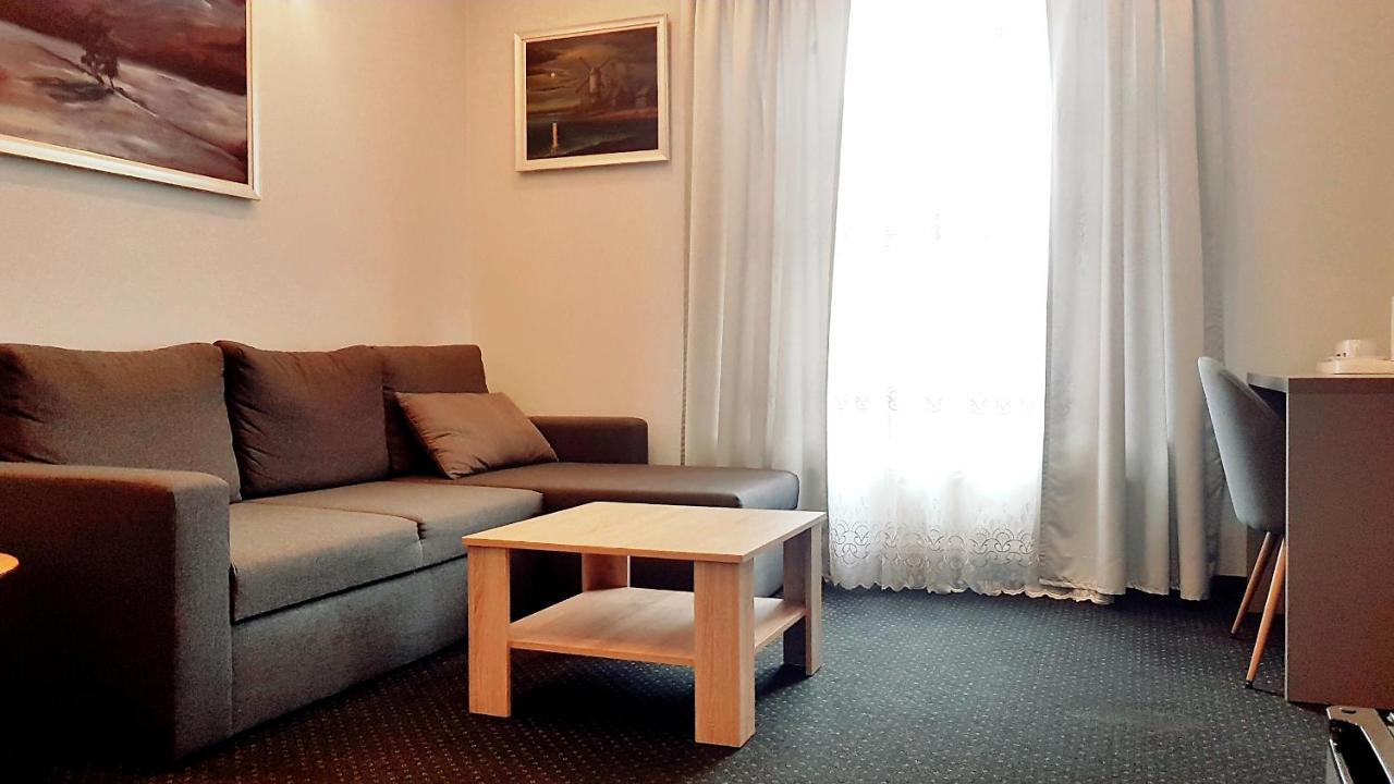 Euro Aparthotel Tarnów 外观 照片