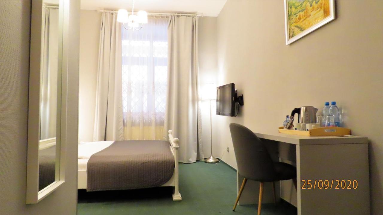 Euro Aparthotel Tarnów 客房 照片